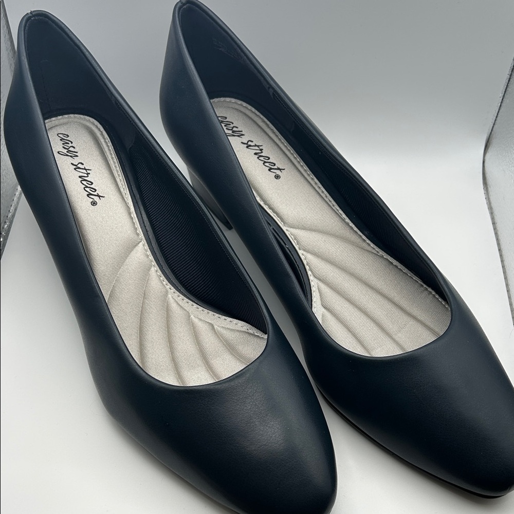 Easy Street Prim Women’s Shoes Size 11 M Navy Low Heel Comfort Dress